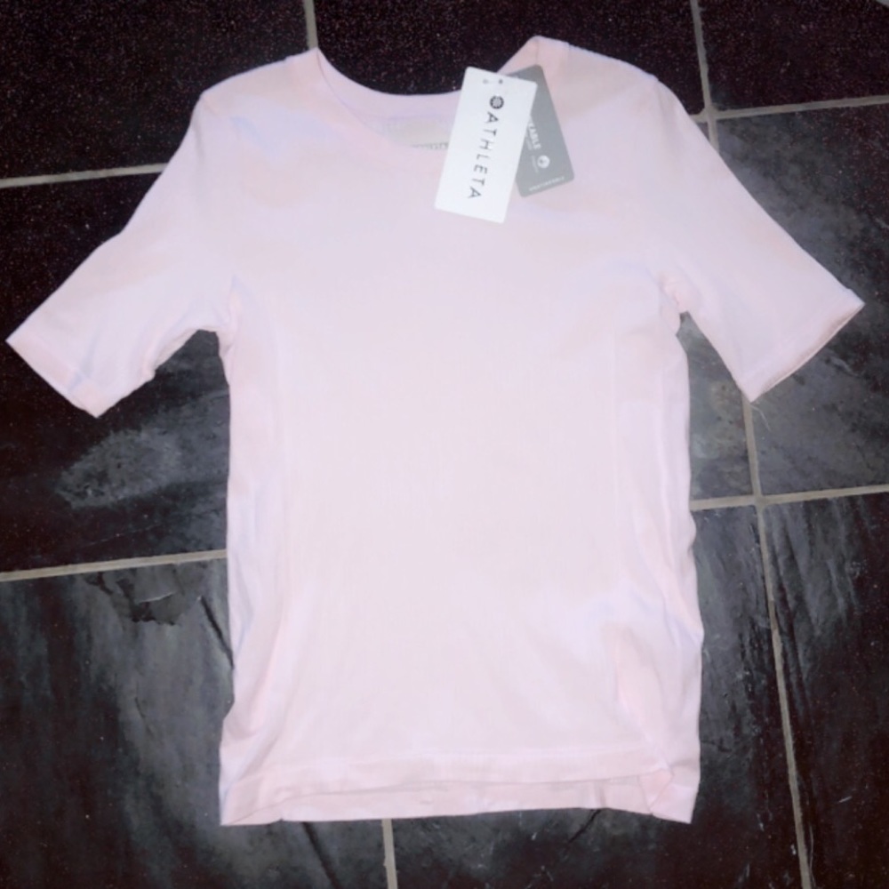 - NWT Athleta Ribbed Tee